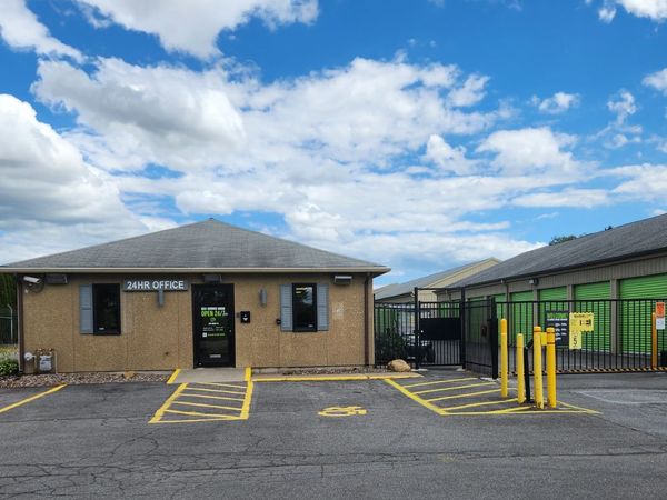 Extra Space Storage facility at 7266 Henry Clay Blvd - Liverpool, NY