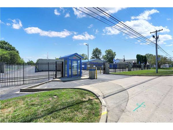 Extra Space Storage facility at 4611 W National Rd - Richmond, IN