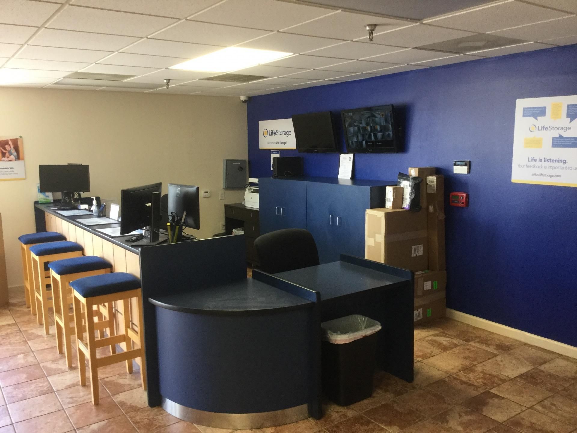 10×5 Self Storage Unit in Houston, TX 5425 Katy Fwy Houston, Texas 3
