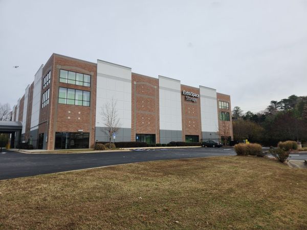 Extra Space Storage facility at 1890 Briarwood Rd NE - Atlanta, GA