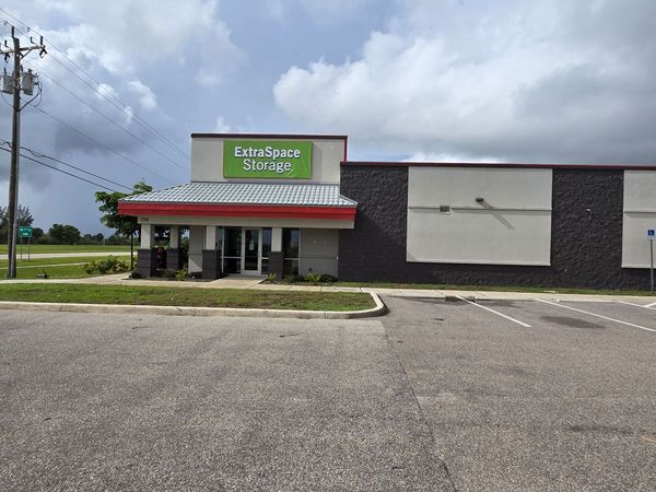 Extra Space Storage facility at 708 Burnt Store Rd N - Cape Coral, FL