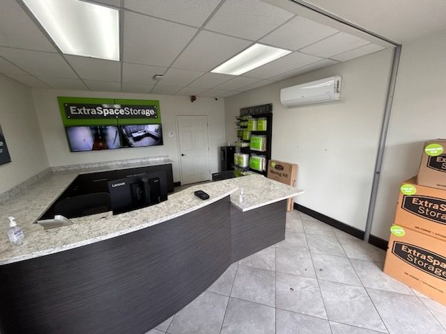 Extra Space Storage in San Antonio, TX  8034 Culebra Rd 2