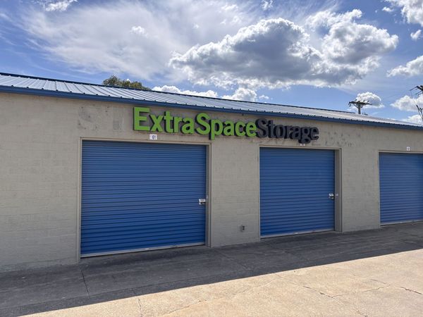 Extra Space Storage facility at 305 W County Line Rd - Edinburgh, IN