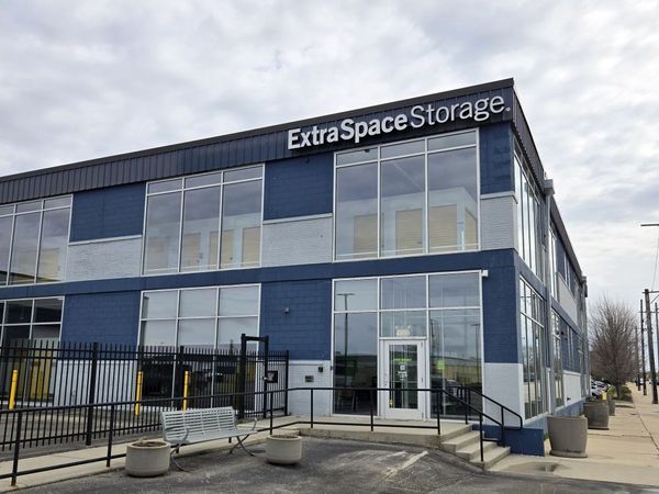 Extra Space Storage facility at 4000 W Burnham St - Milwaukee, WI