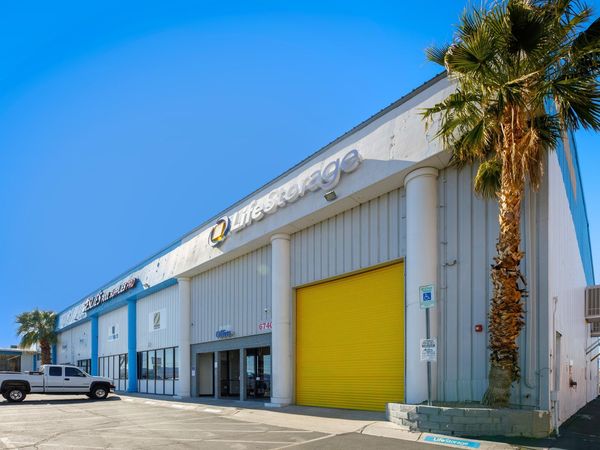 Extra Space Storage facility at 6740 Boulder Hwy - Las Vegas, NV