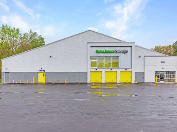 Extra Space Storage facility at 44 Tennis Plaza Rd - Dracut, MA