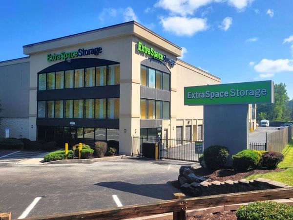 Extra Space Storage facility at 300 Stillwater Ave - Stamford, CT