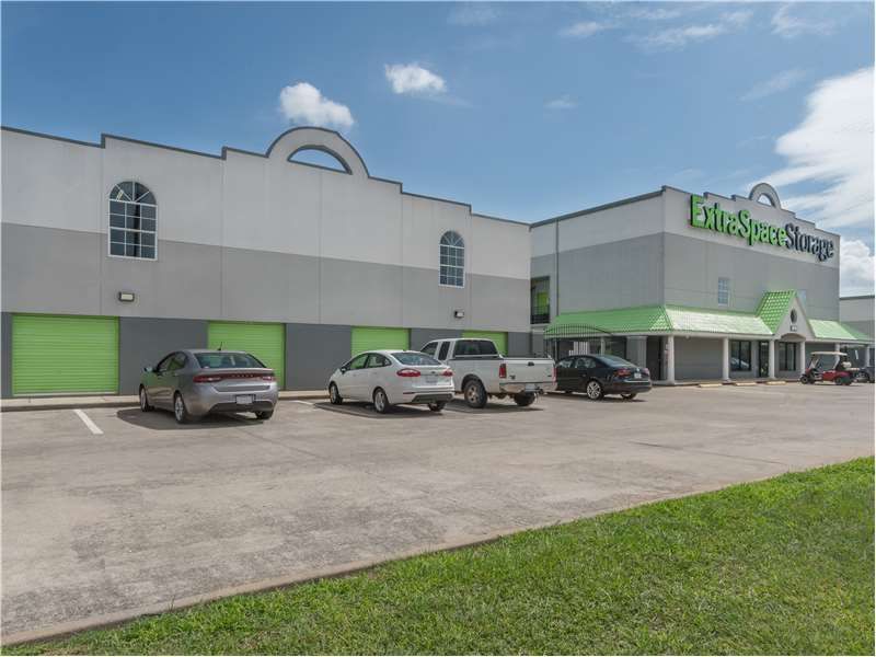 Extra Space Storage  3535 Katy Fwy in Houston, TX
