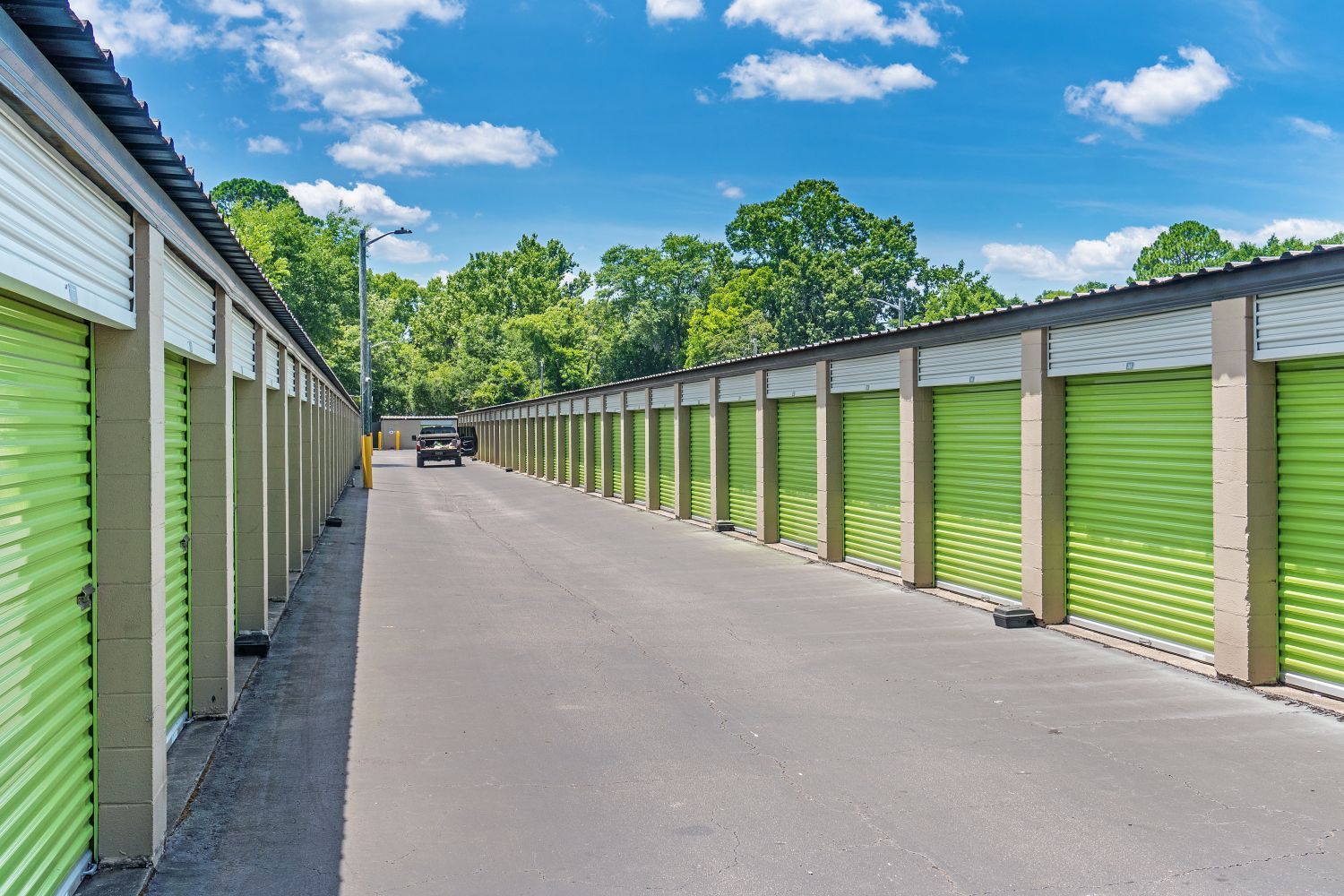 Extra Space Storage  5207 Montgomery St in Savannah, GA