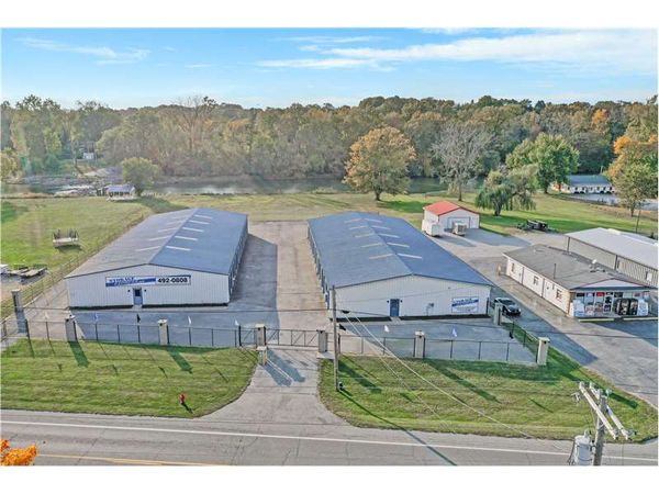 Extra Space Storage facility at 999 Riverside Dr - Sidney, OH