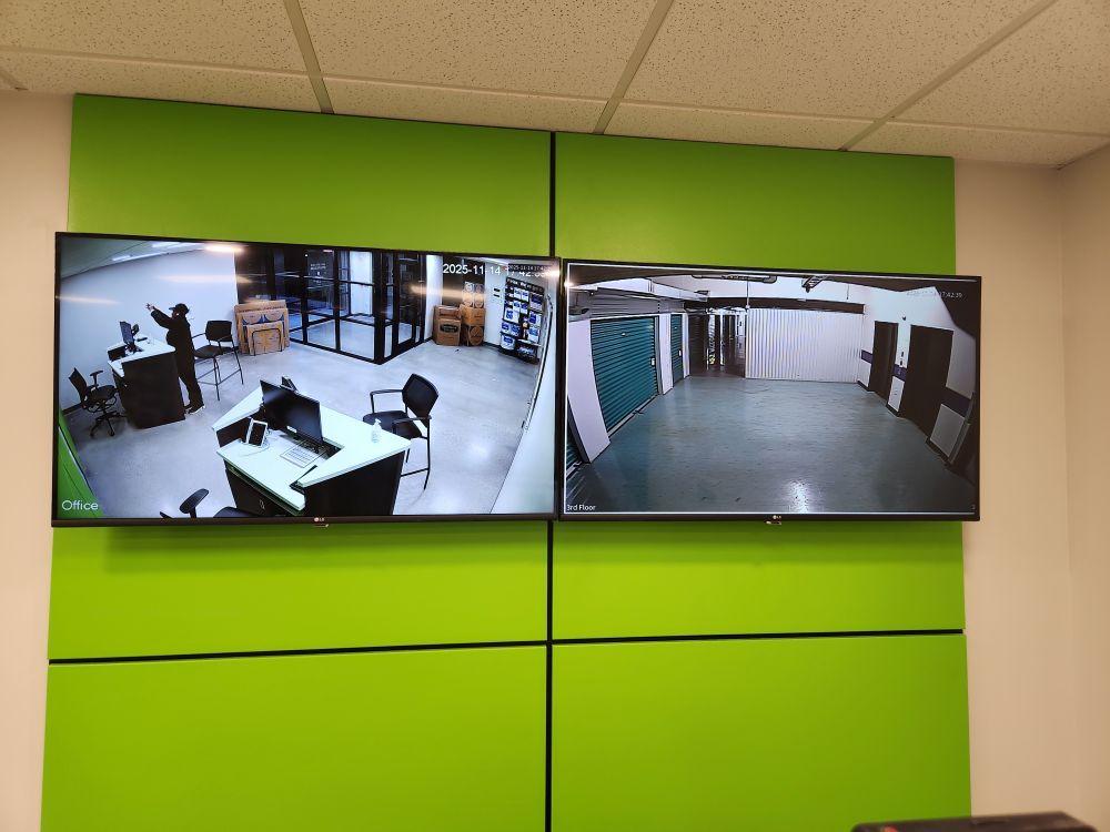 Extra Space Storage  105 Mansell Pl in Roswell, GA