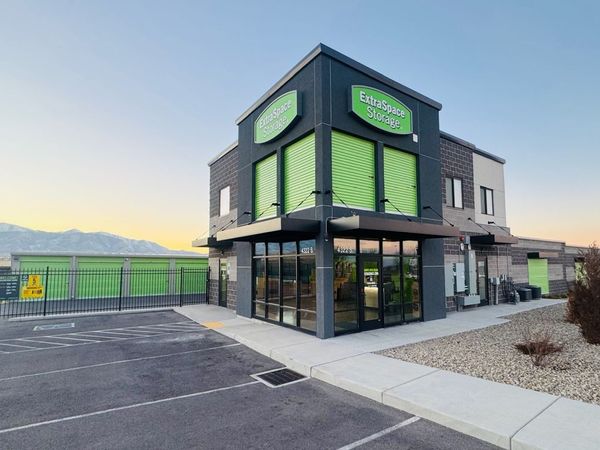 Extra Space Storage facility at 4322 S 6400 W - West Valley City, UT
