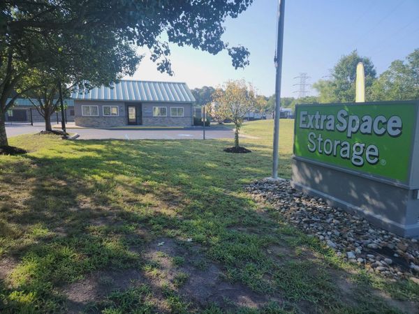 Extra Space Storage facility at 376 Berlin Cross Keys Rd - Sicklerville, NJ