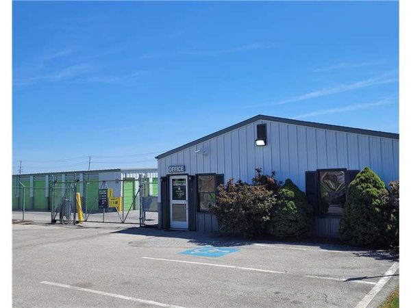 Extra Space Storage facility at 900 Vogelsong Rd - York, PA