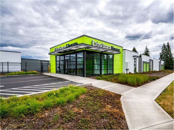 Extra Space Storage facility at 3250 NE 15th Ave - Hillsboro, OR