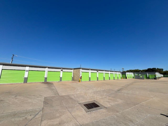 Extra Space Storage  908 Allen Central Dr in Allen, TX