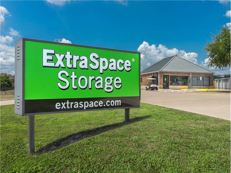 Extra Space Storage  8441 Clark Rd in Duncanville, TX