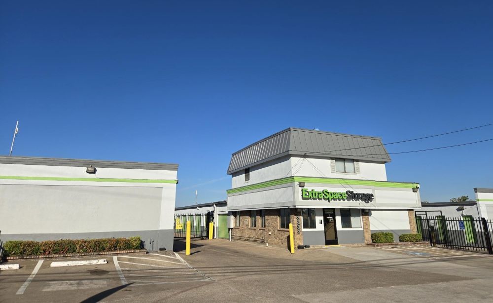 Extra Space Storage  3333 N Buckner Blvd in Dallas, TX