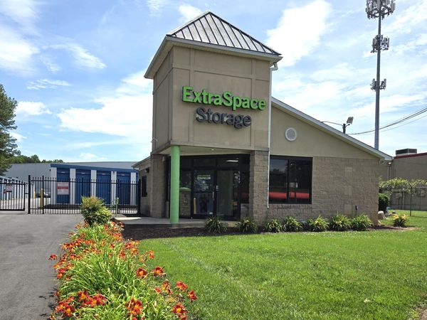 Extra Space Storage facility at 5649 South Blvd - Charlotte, NC
