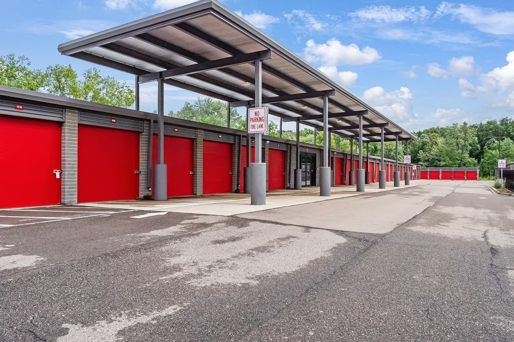 Extra Space Storage  43955 Michigan Ave in Canton, MI