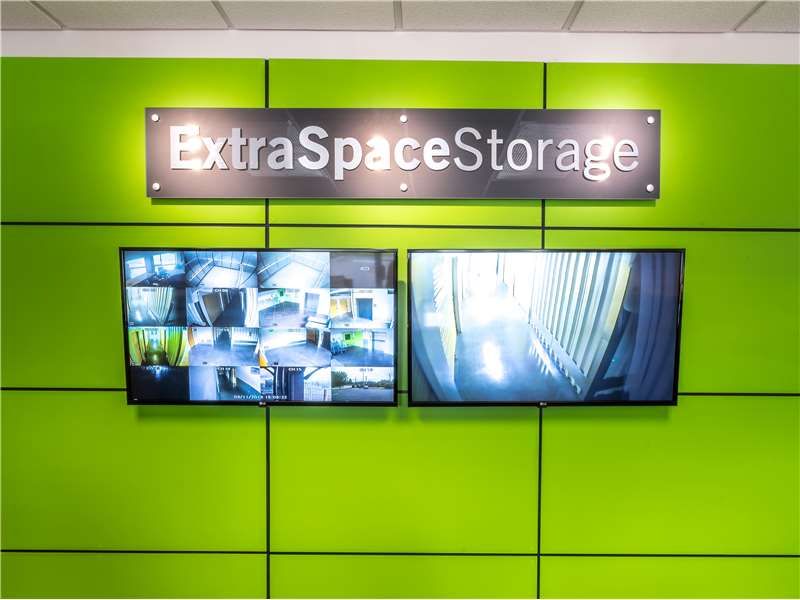 Extra Space Storage  735 Ebenezer Rd in Knoxville, TN
