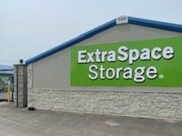 Extra Space Storage facility at 1312 Bundy Ln - Bedford, IN