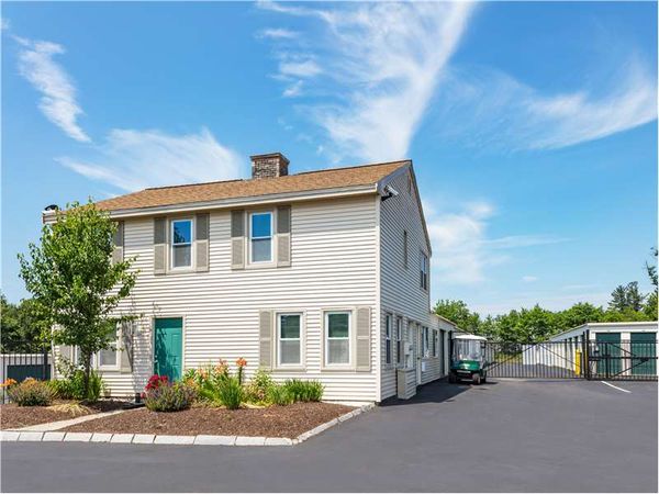 Extra Space Storage facility at 2 Scobie Pond Rd - Derry, NH