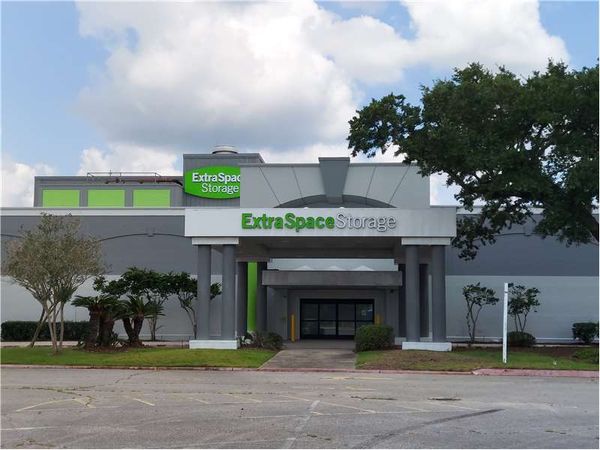 Extra Space Storage facility at 150 Northshore Blvd - Slidell, LA