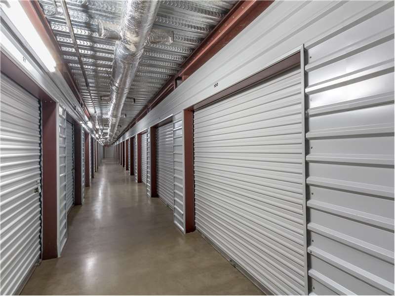 Extra Space Storage  426 Christine Dr in Ridgeland, MS