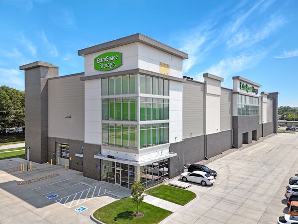 Extra Space Storage facility at 3002 S 82nd Ave - Omaha, NE