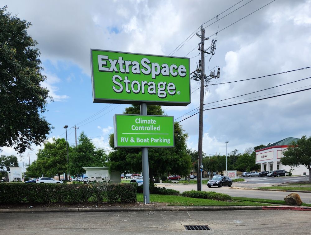 Extra Space Storage  5415 Bissonnet St in Houston, TX