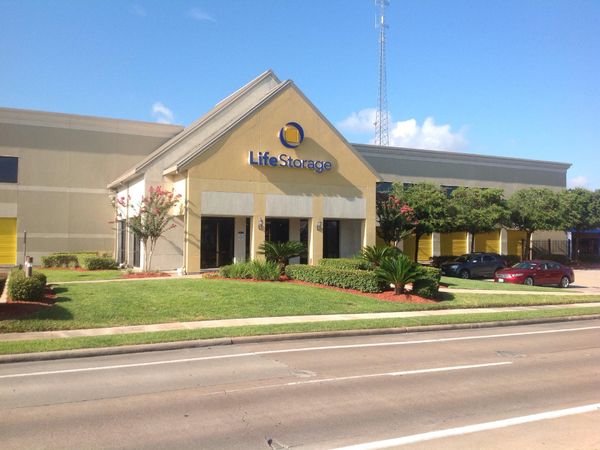 Life Storage facility on 12555 Richmond Ave - Houston, TX