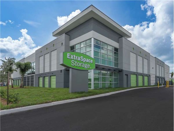 Extra Space Storage facility at 6780 Seminole Blvd - Seminole, FL