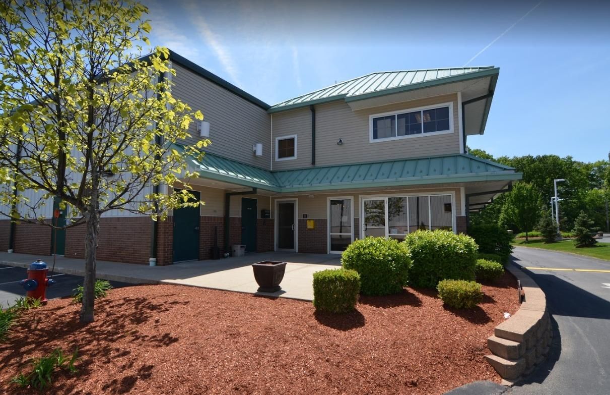 Extra Space Storage  232 N Broadway in Salem, NH