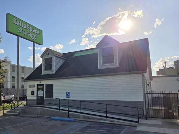 Extra Space Storage facility at 2087 S Hamilton Rd - Columbus, OH