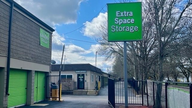 10×20 Garage in Readville, MA 140 Neponset Valley Pkwy Readville, Massachusetts
