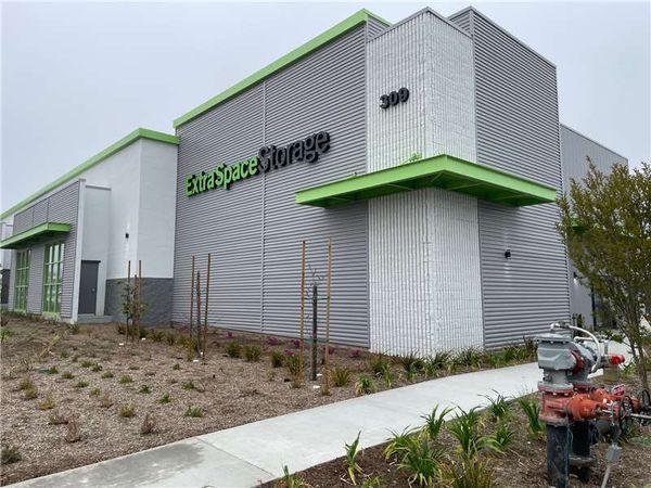 Extra Space Storage facility at 309 S Riverside Ave - Rialto, CA