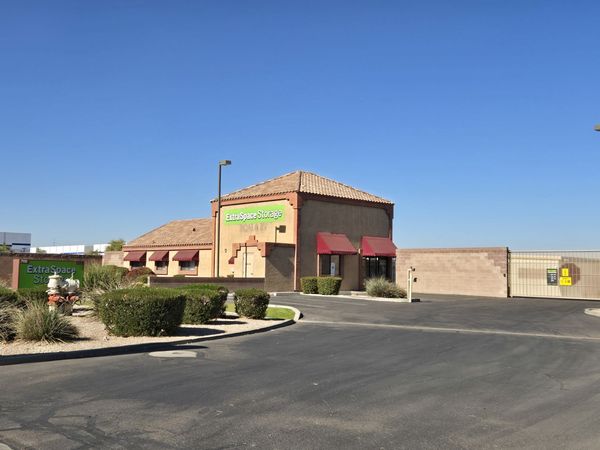 Extra Space Storage facility at 700 E Germann Rd - Chandler, AZ