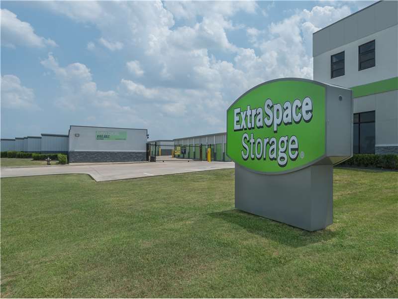 Extra Space Storage  6750 Mandy Ln in Fort Worth, TX