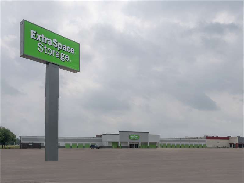 Extra Space Storage  10740 Garland Rd in Dallas, TX