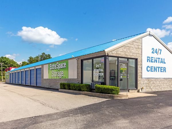 Extra Space Storage facility at 1543 E Wabash St - Frankfort, IN