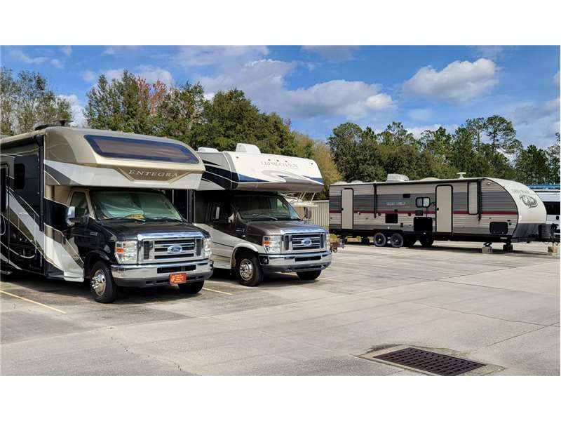 Extra Space Storage  4404 County Road 218 in Middleburg, FL