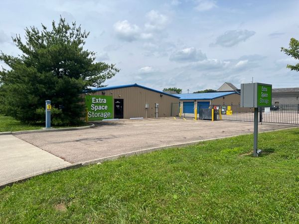 Extra Space Storage facility at 5621 Chatterton Rd - Columbus, OH