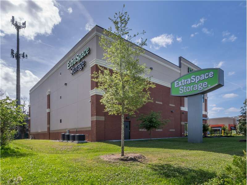 Extra Space Storage  4653 US-17 in Fleming Island, FL