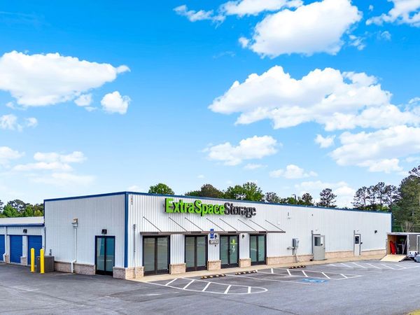 Extra Space Storage facility at 1041 Rosewood Cir - Loganville, GA