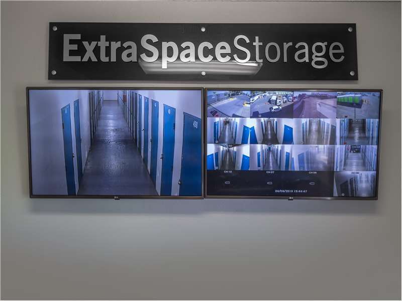 Extra Space Storage  401 Farnel Rd in Santa Maria, CA