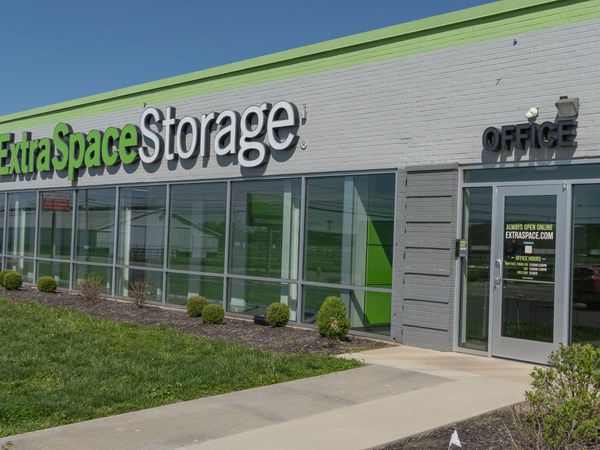 Extra Space Storage facility at 1930 Fairgrove Ave - Hamilton, OH