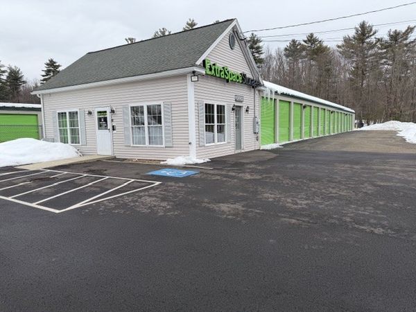 Extra Space Storage facility at 164 Route 125 - Kingston, NH