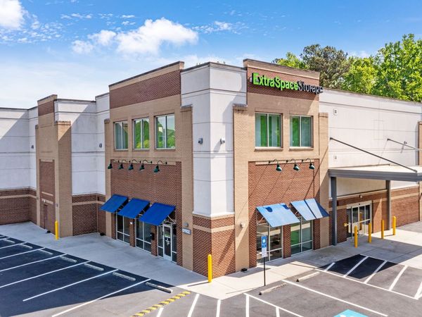 Extra Space Storage facility at 650 Dekalb Industrial Way - Decatur, GA