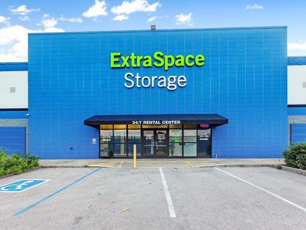 Extra Space Storage facility at 606 W Gourley Pike - Bloomington, IN